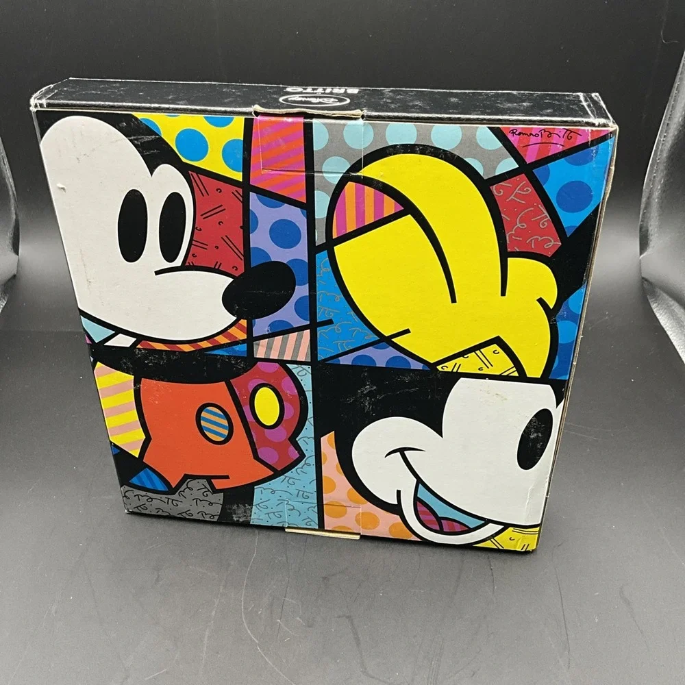 Disney Goofy Plate by Romero Britto *NEW* Gift Boxed